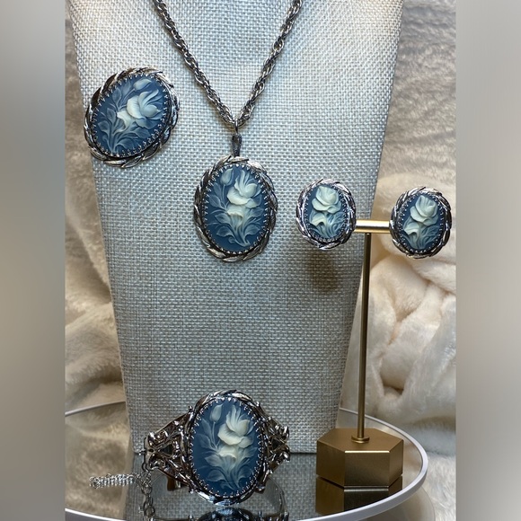 Whiting & Davis Jewelry - Whiting and Davis Faux Cameo Rose Brooch Necklace Bracelet & Earrings Mint 1960s